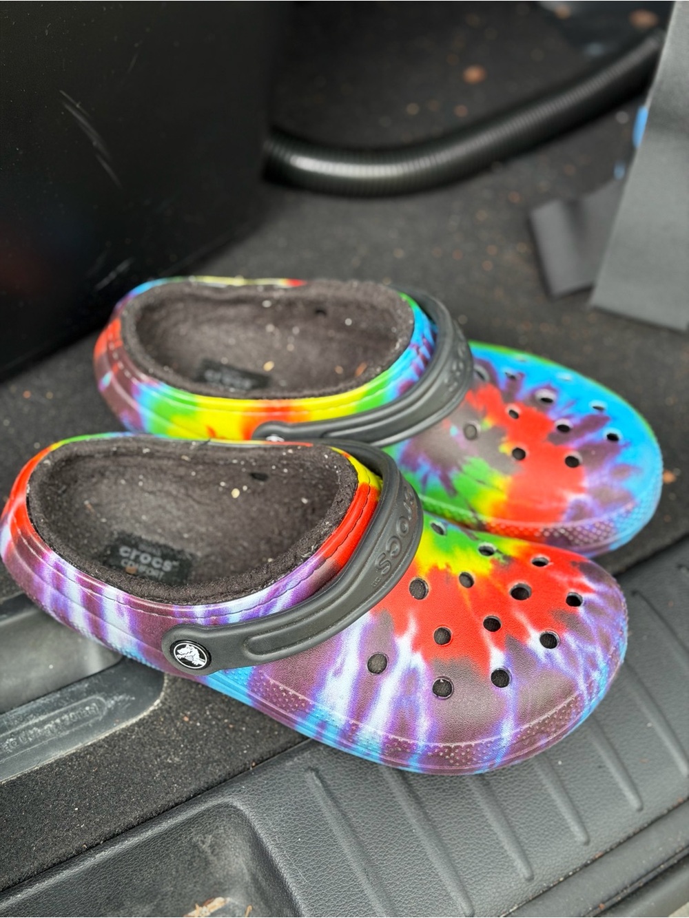 CROCS Kids Tie-Dye Fuzzy-Lined Clogs - Rainbow
